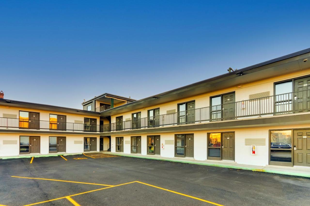 The Shamrock Hotel Сисеро Екстериор снимка